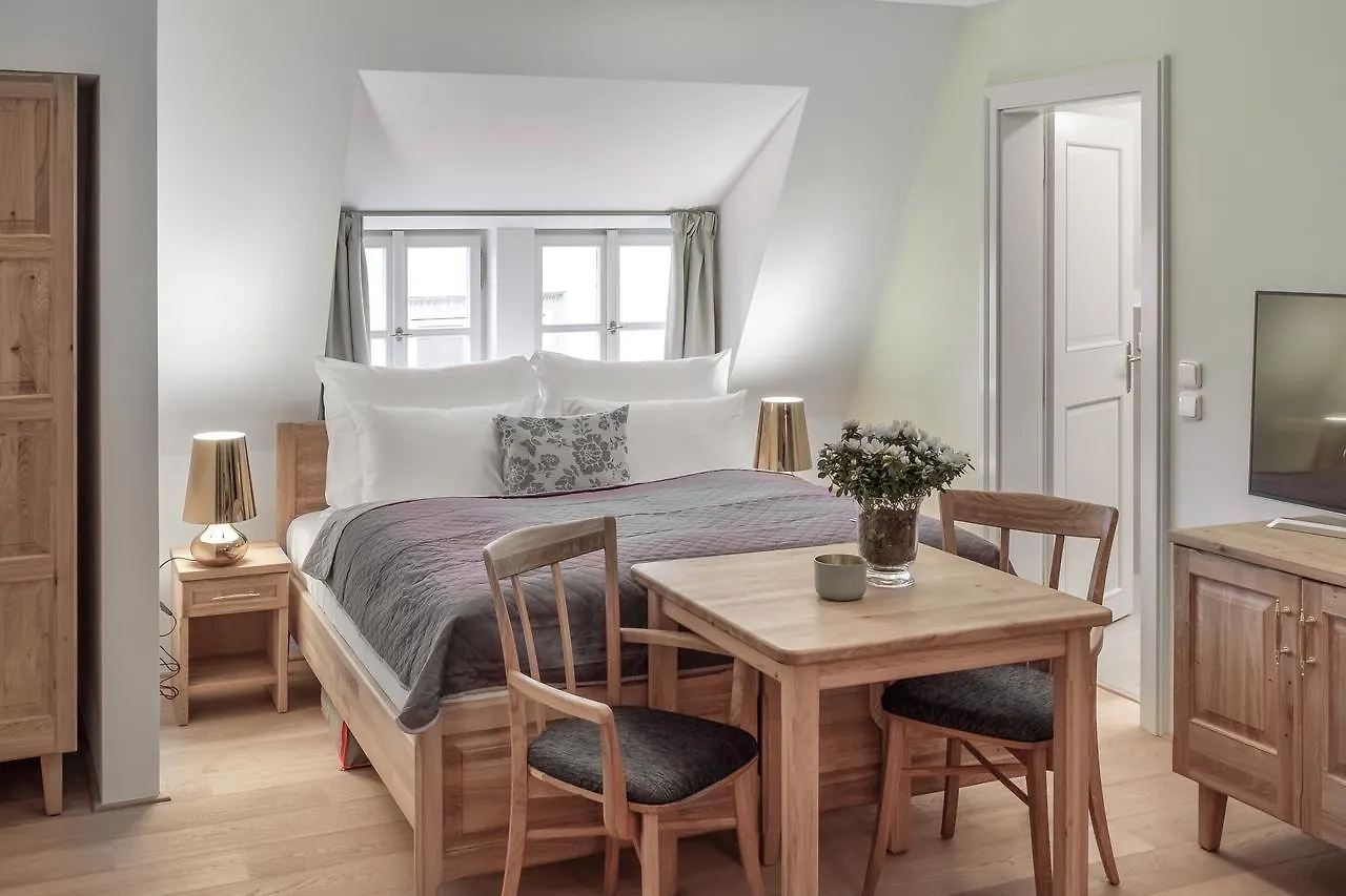 Blue Oak Aparthotel Prague 4*,